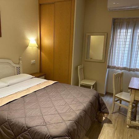 Toledo Plaza Hotel Екстериор снимка