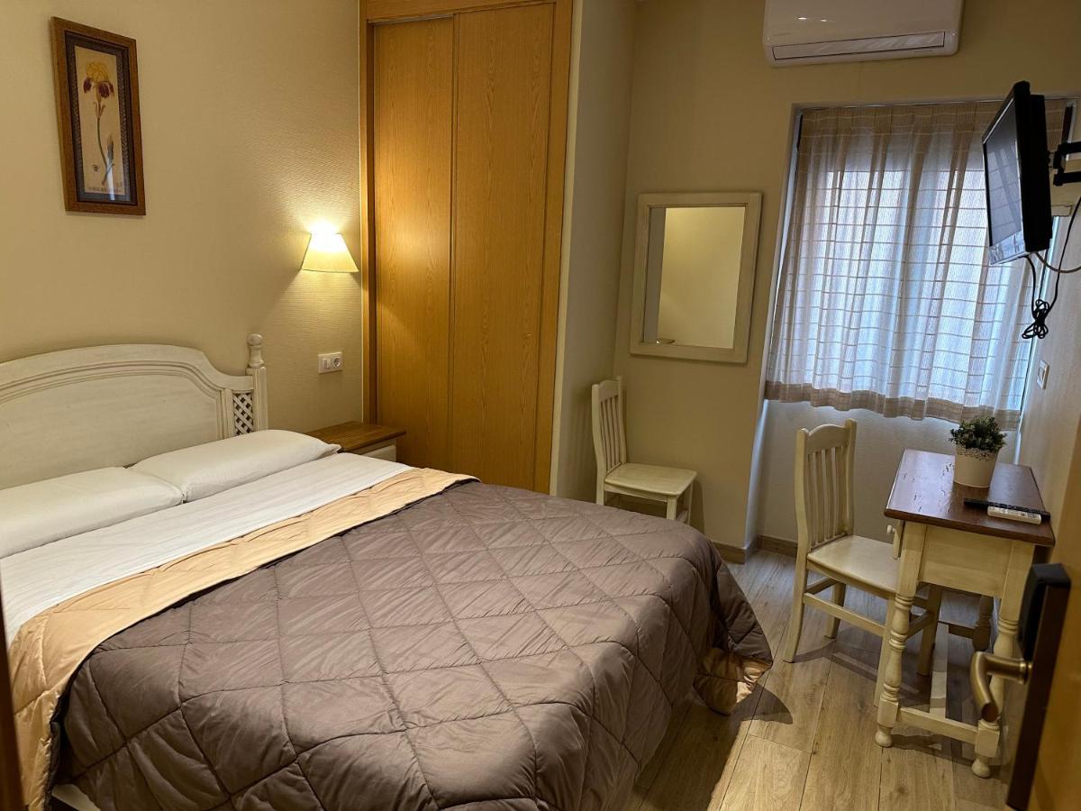 Toledo Plaza Hotel Екстериор снимка