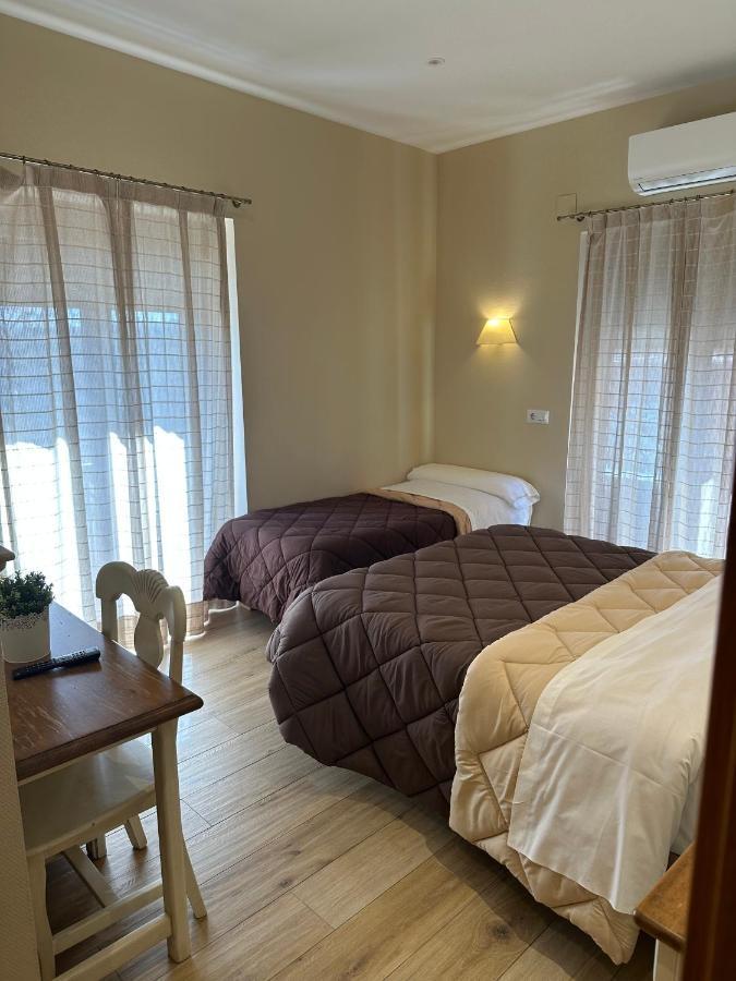 Toledo Plaza Hotel Екстериор снимка