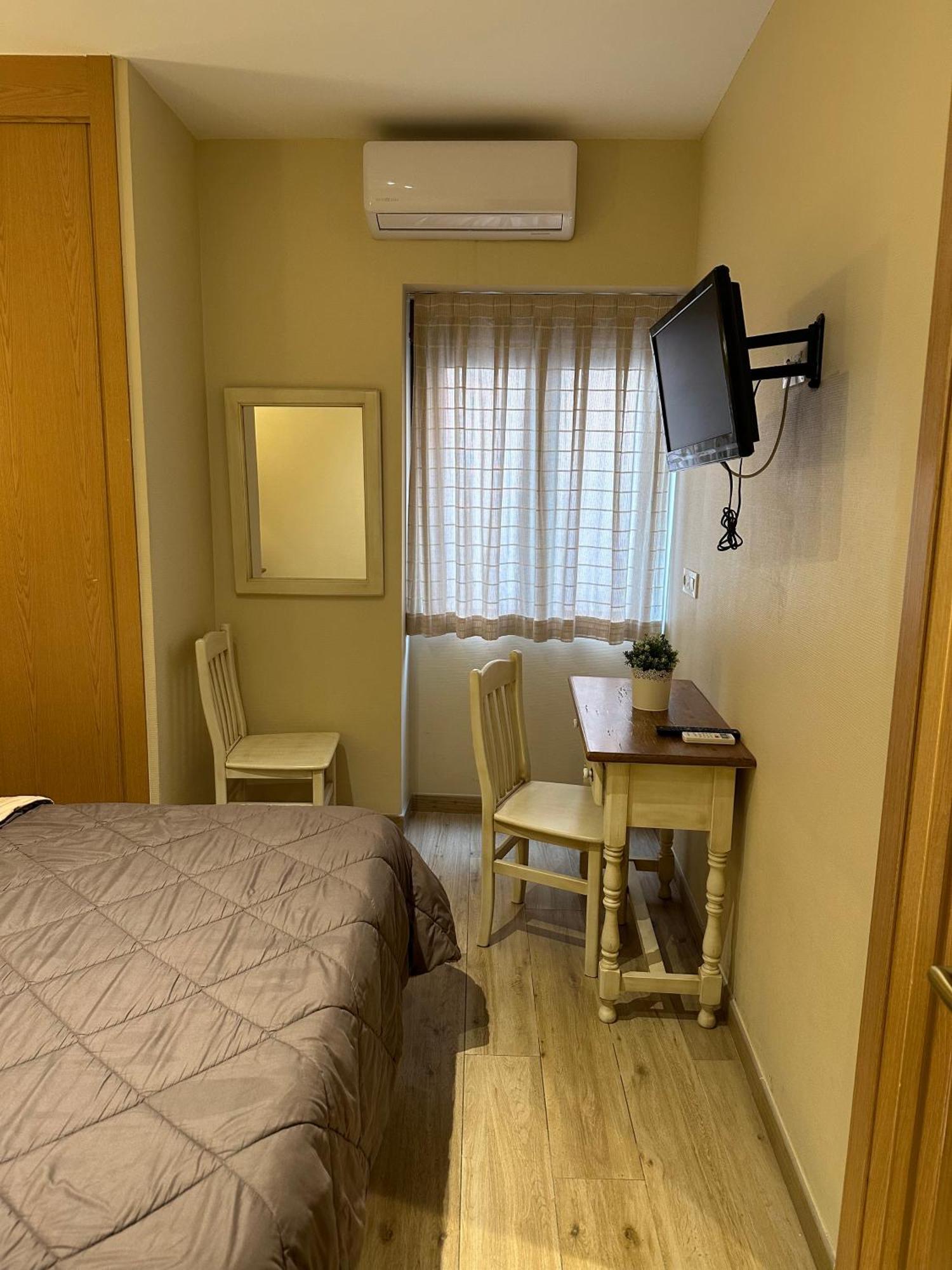 Toledo Plaza Hotel Екстериор снимка