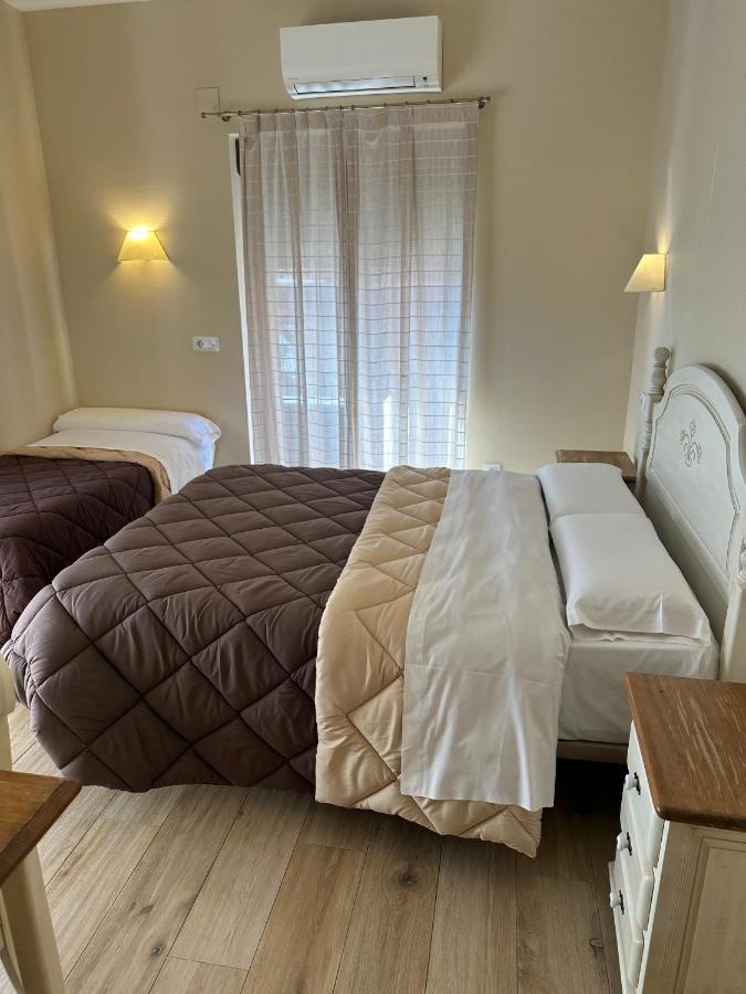 Toledo Plaza Hotel Екстериор снимка