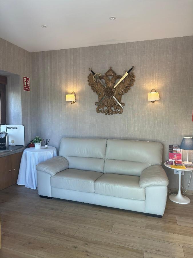 Toledo Plaza Hotel Екстериор снимка
