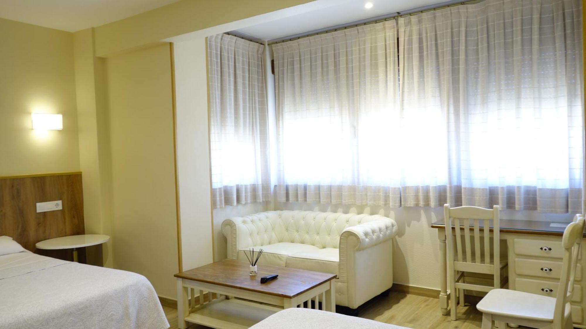 Toledo Plaza Hotel Екстериор снимка