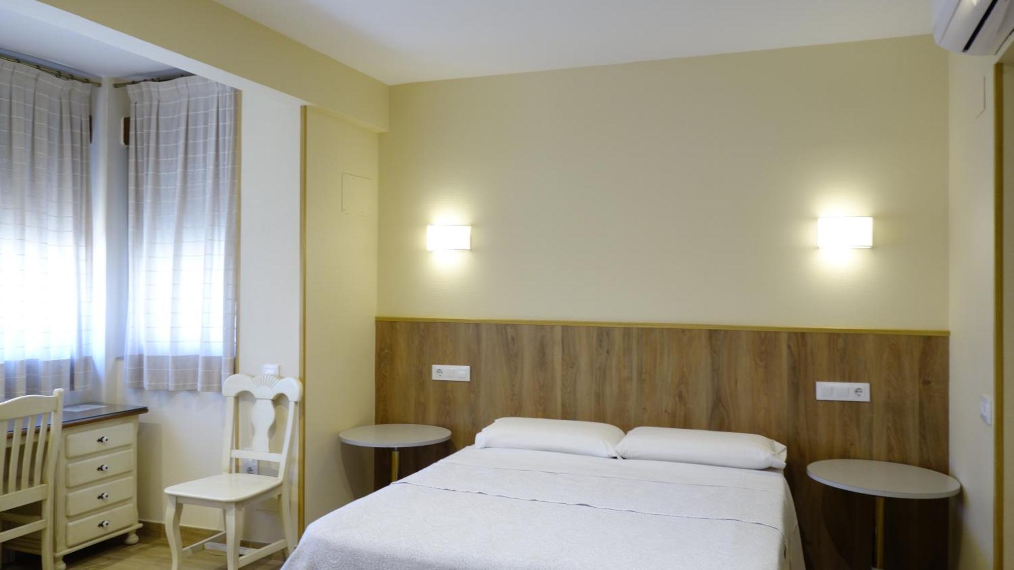 Toledo Plaza Hotel Екстериор снимка