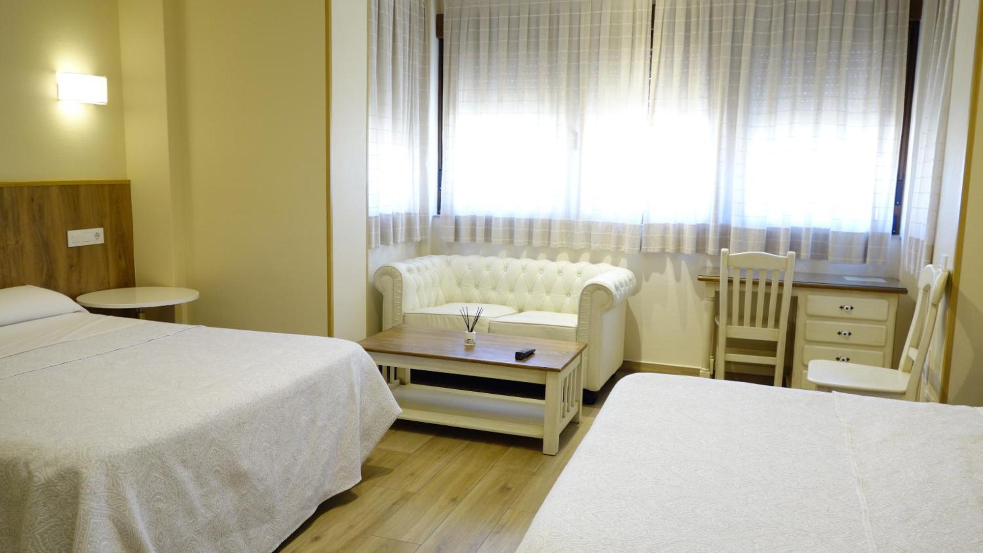 Toledo Plaza Hotel Екстериор снимка