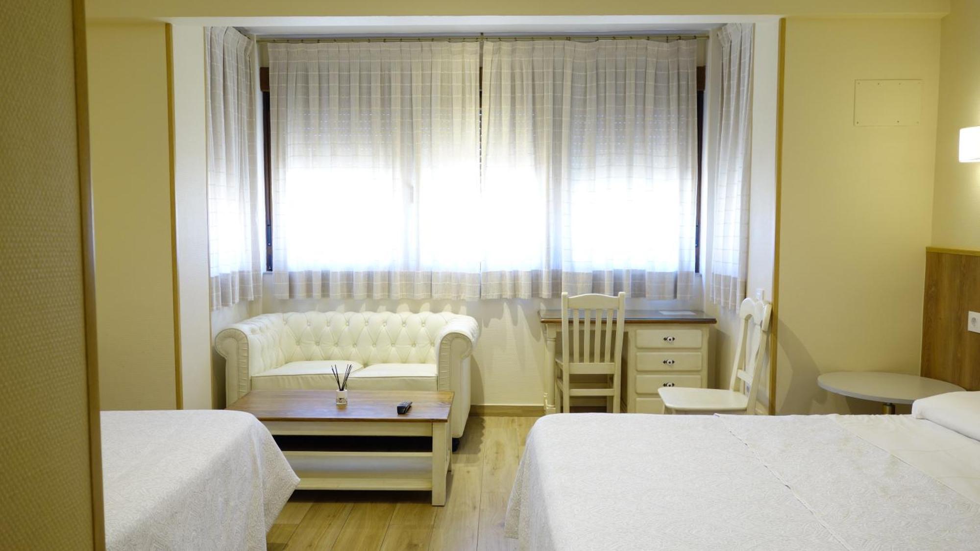 Toledo Plaza Hotel Екстериор снимка